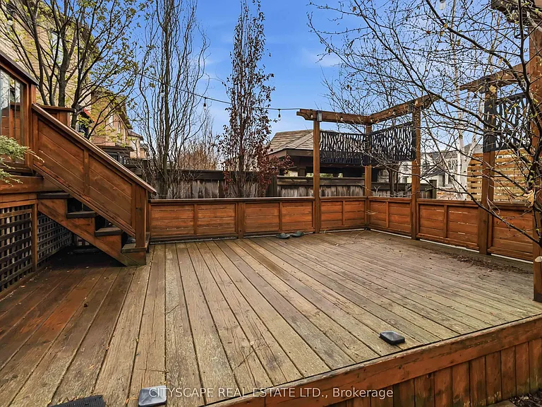 135 Innville Cres — Photo 23