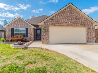 305 Highmeadow Rd, Aubrey, TX 76227