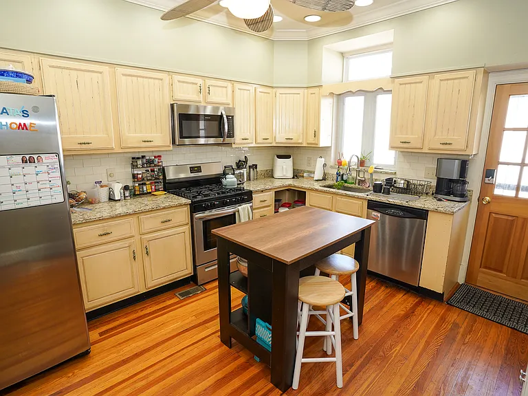 712 S Linwood Ave — Photo 8