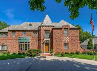 5630 Mission Dr, Mission Hills, KS 66208
