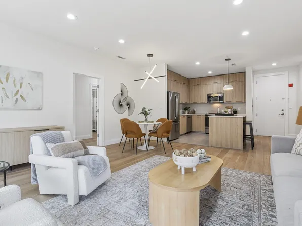 22 Avenue At Port Imperial image 17 of 34