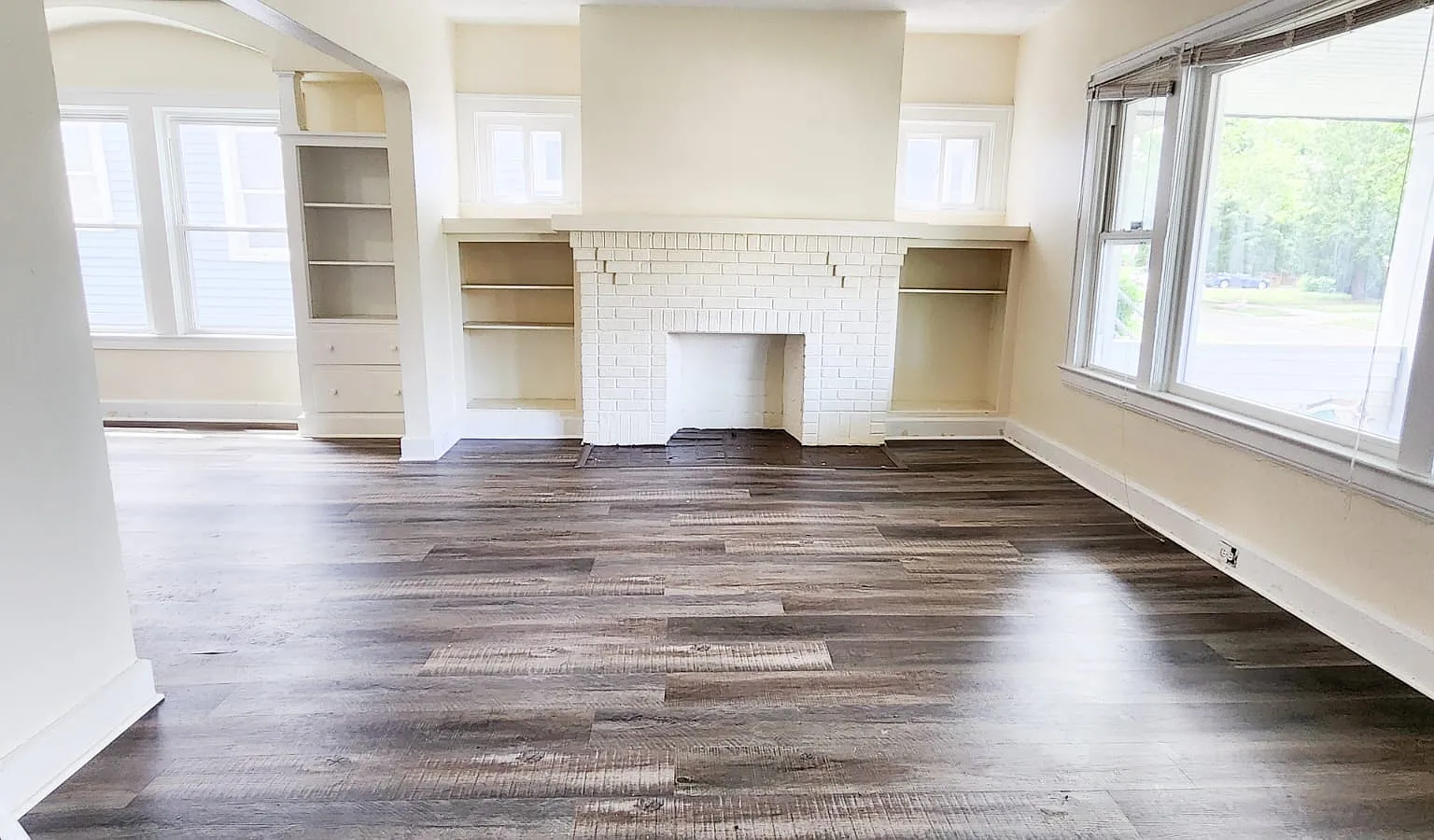 1605 Hillcrest Rd — Photo 3
