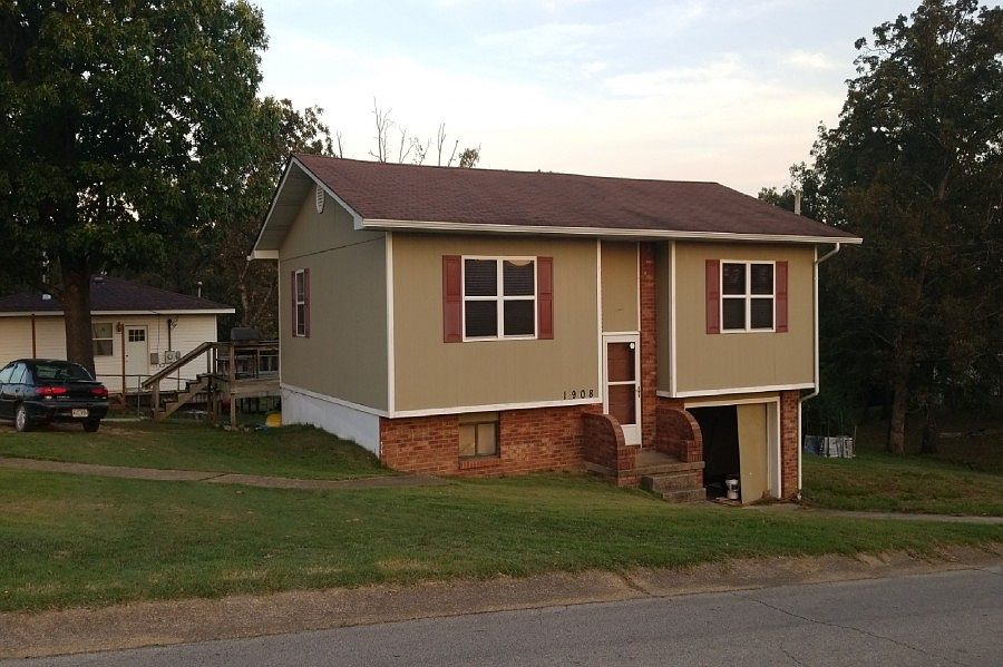 1908 Bedoll Ave, Poplar Bluff, MO 63901 Zillow
