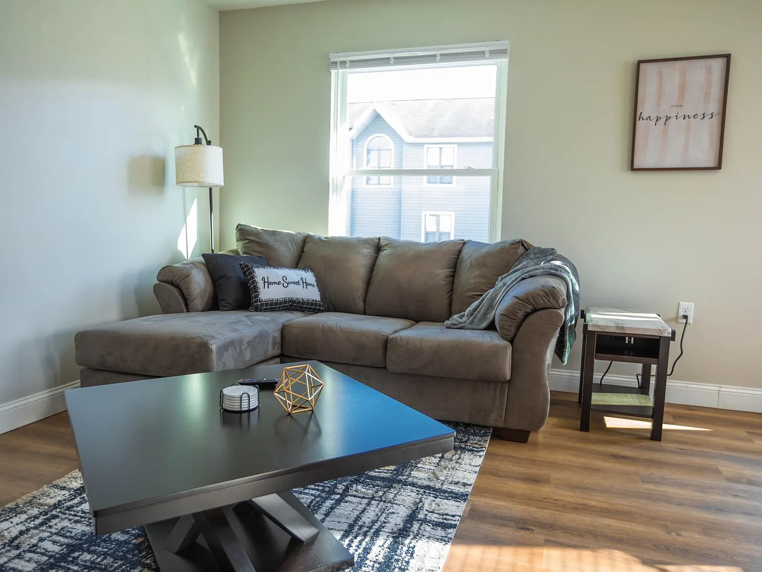 2 bed, 1000 sqft, $1,650 — Photo 3