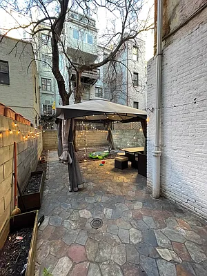 Rented by Oxford Property Group | media 12