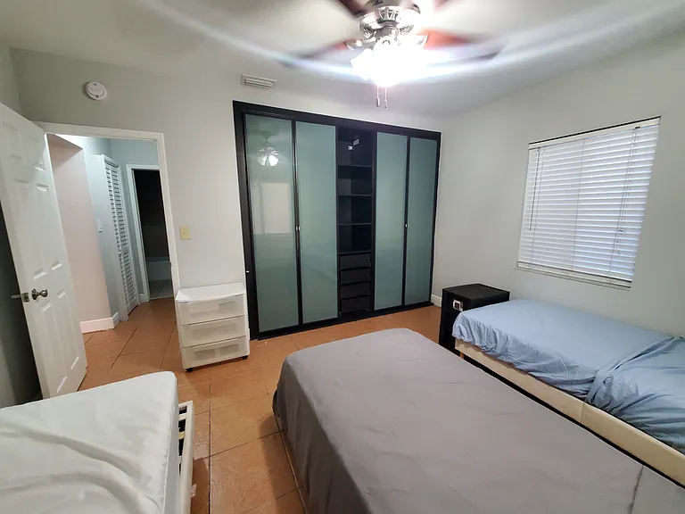 1340 NW 5th Ave — Photo 16