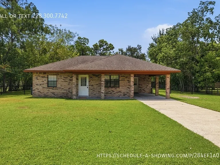 815 Amar St — Photo 1