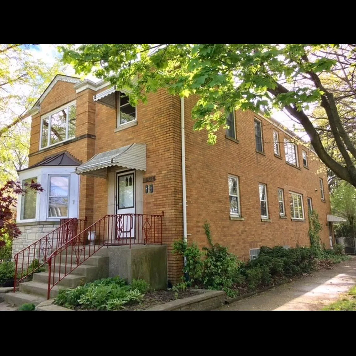 2 bed, 1000 sqft, $1,825 — Photo 2