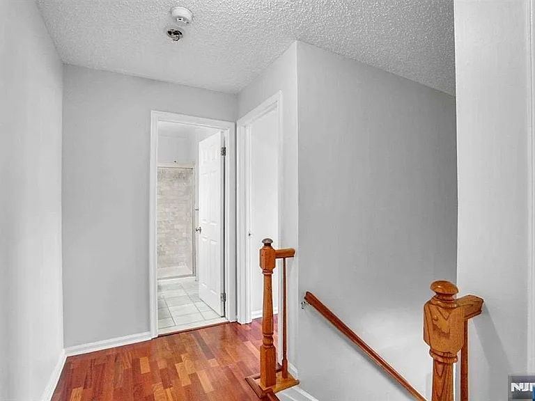 100 Callahan Ct — Photo 20