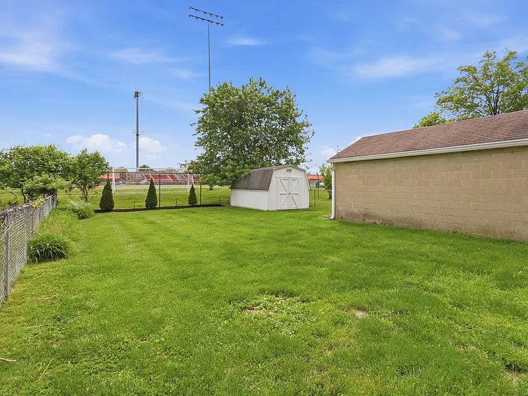8330 Wexford Ave — Photo 55