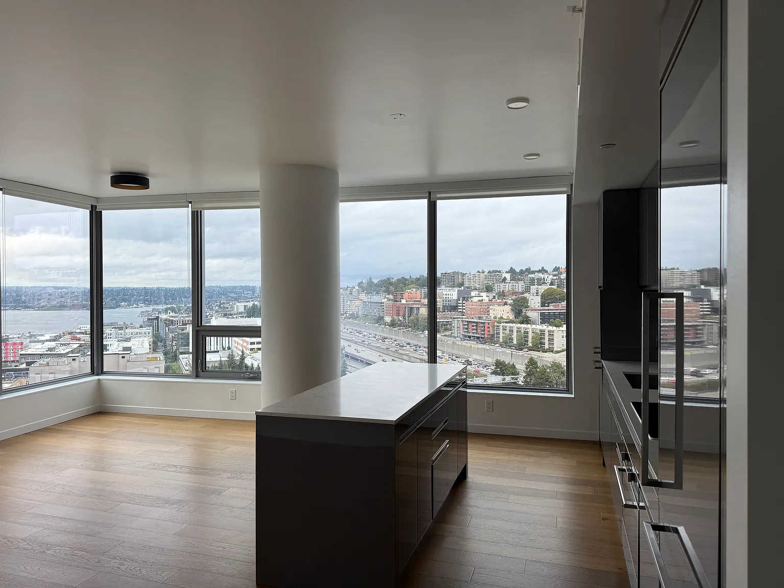 2 bed, 1108 sqft, $4,200 — Photo 3