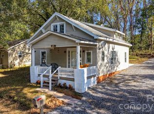 111 Hickory St SW, Lenoir, NC 28645