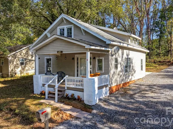 111 Hickory St SW, Lenoir, NC 28645