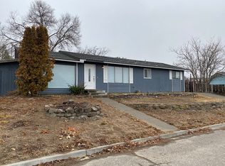 1011 Coach Ct, Grandview, WA 98930