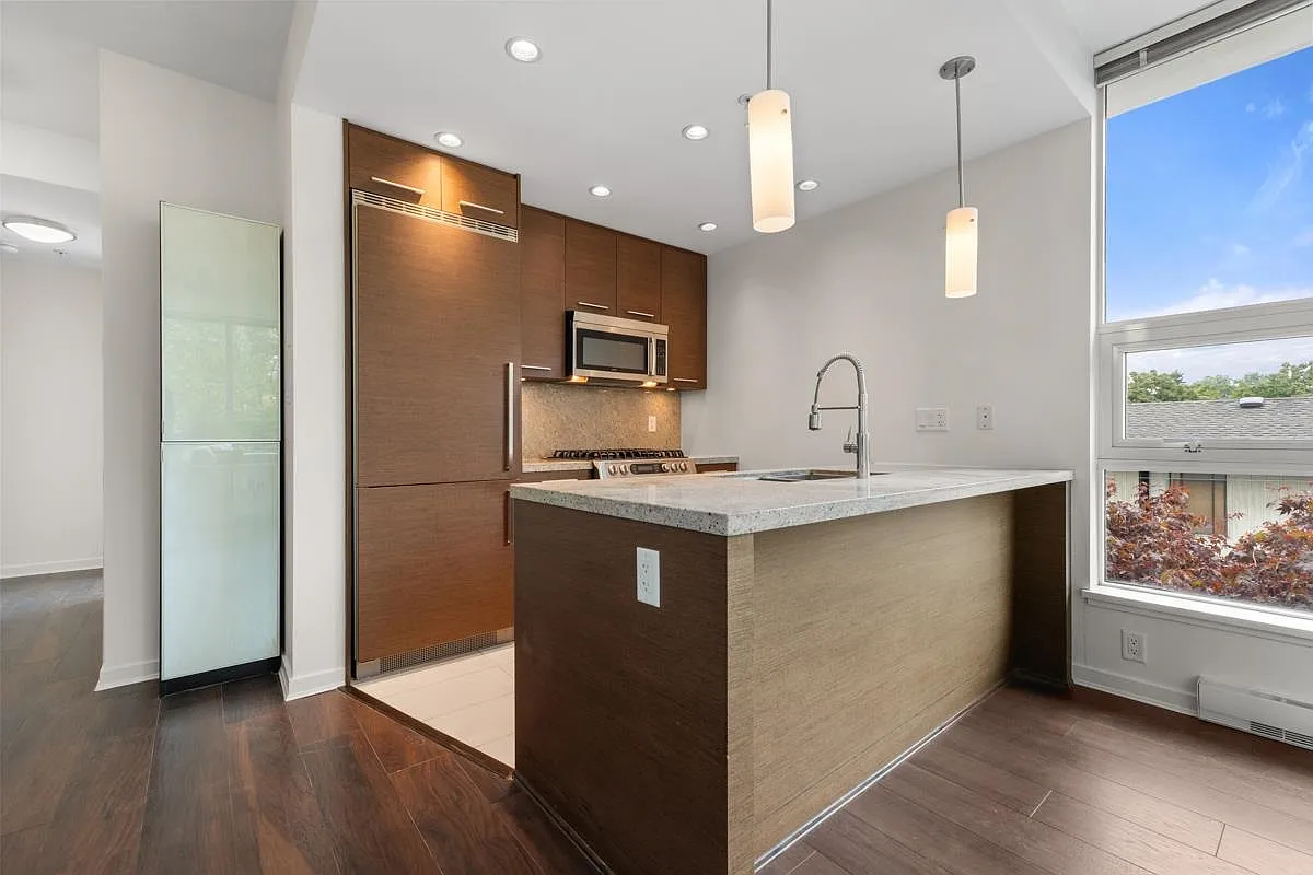 2 bed, 860 sqft, $3,500 — Photo 3
