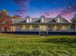 27375 Romine Rd, New Boston, MI 48164