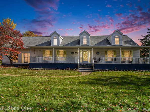 27375 Romine Rd, New Boston, MI 48164