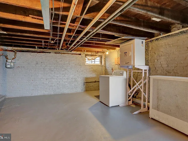 2853 Mayfield Ave — Photo 19