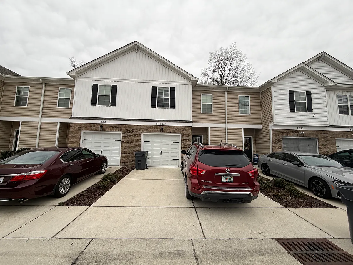Building Photo - 1257 Jadens Way