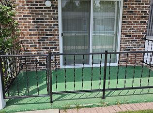 1505 W 3rd St APT 1K, Vinton, IA