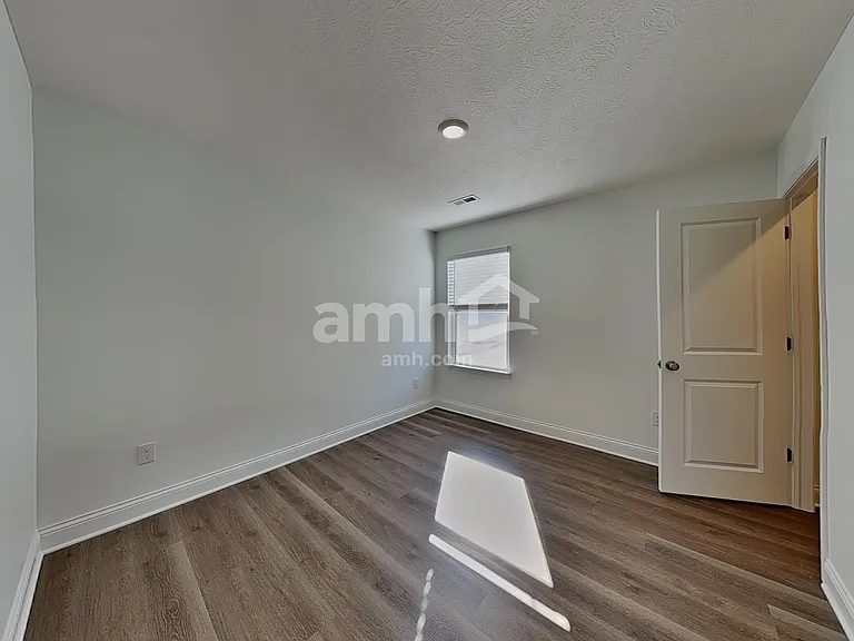 9040 Henley Ave — Photo 13