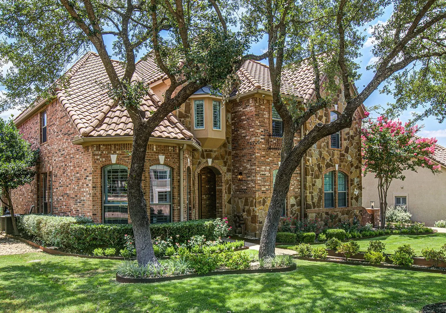 **Three Weeks Free Rent Gorgeous Home In Gated Ut Golf Club With Tons Of Custom Upgrades! — Photo 3