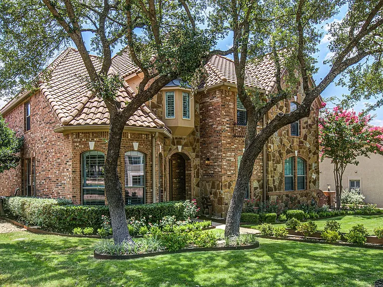 1917 Lakecliff Hills Ln — Photo 3