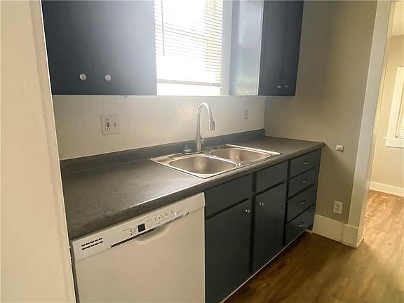 4th image of 804 N Osage St