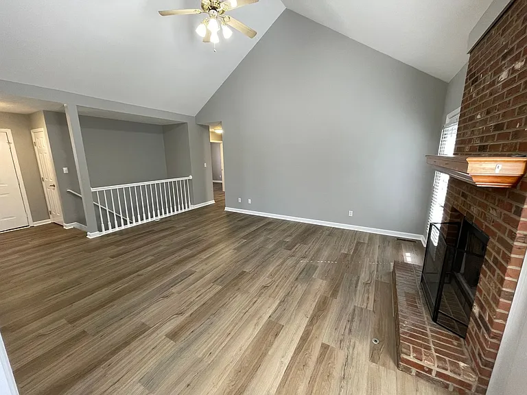 197 Woodfield Cir — Photo 3