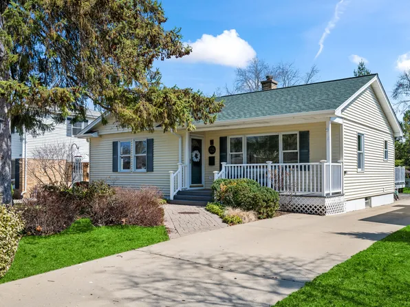 125 S Burton Pl, Arlington Heights, IL 60005