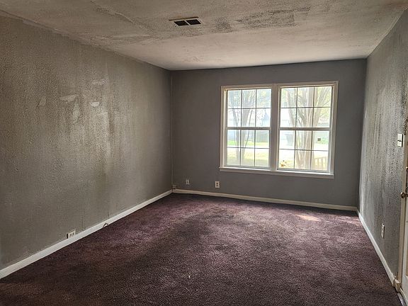 4th image of 5345 Kent Ave