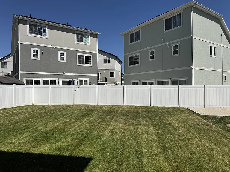 138 E Crown Point Dr — Photo 18