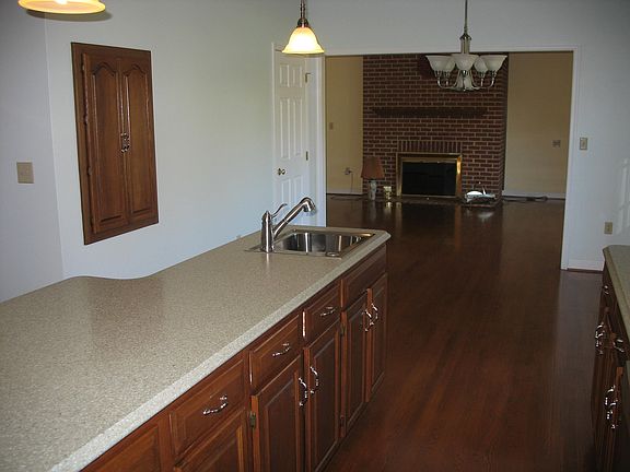 5th image of 225 Elk Branch Dr