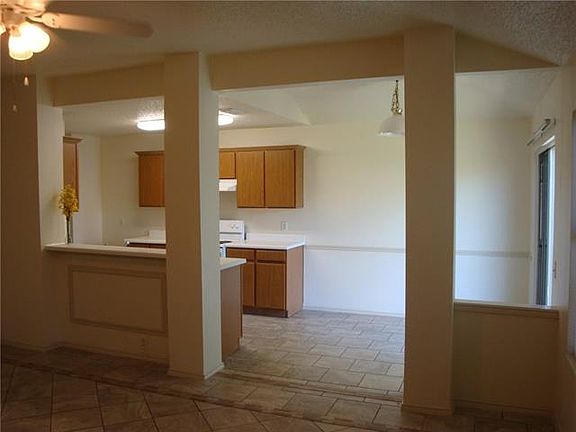 4th image of 8408 Auburn Dr
