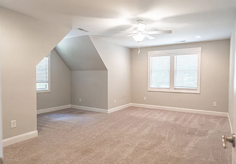643 Lilac Ln — Photo 17