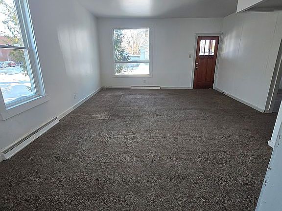 3rd image of 227 Saginaw St