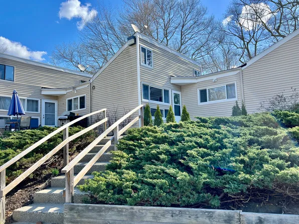 184 West Main Street APT C, East Lyme, CT 06357