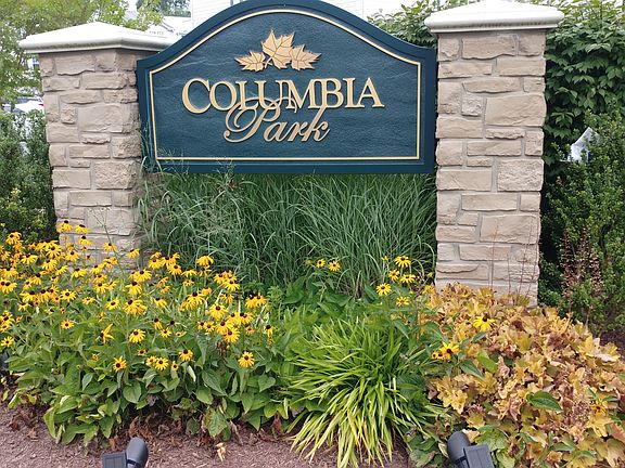 Exterior Neighborhood (street photo)