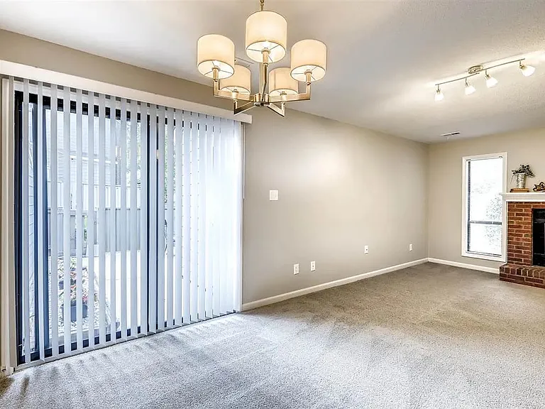 224 Clancy Cir — Photo 12