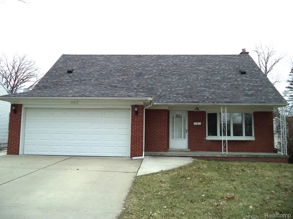 17717 Kennebec St, Riverview, MI 48193