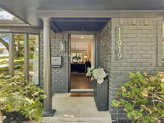 2nd image of 11919 Brookmeadow Ln