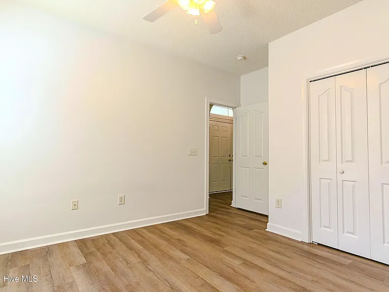 1005 Meadowlands Trl NW — Photo 17