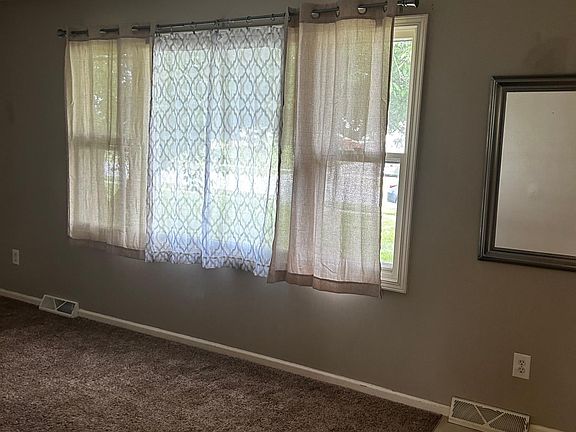 4th image of 4533 Countrywood Ct SE