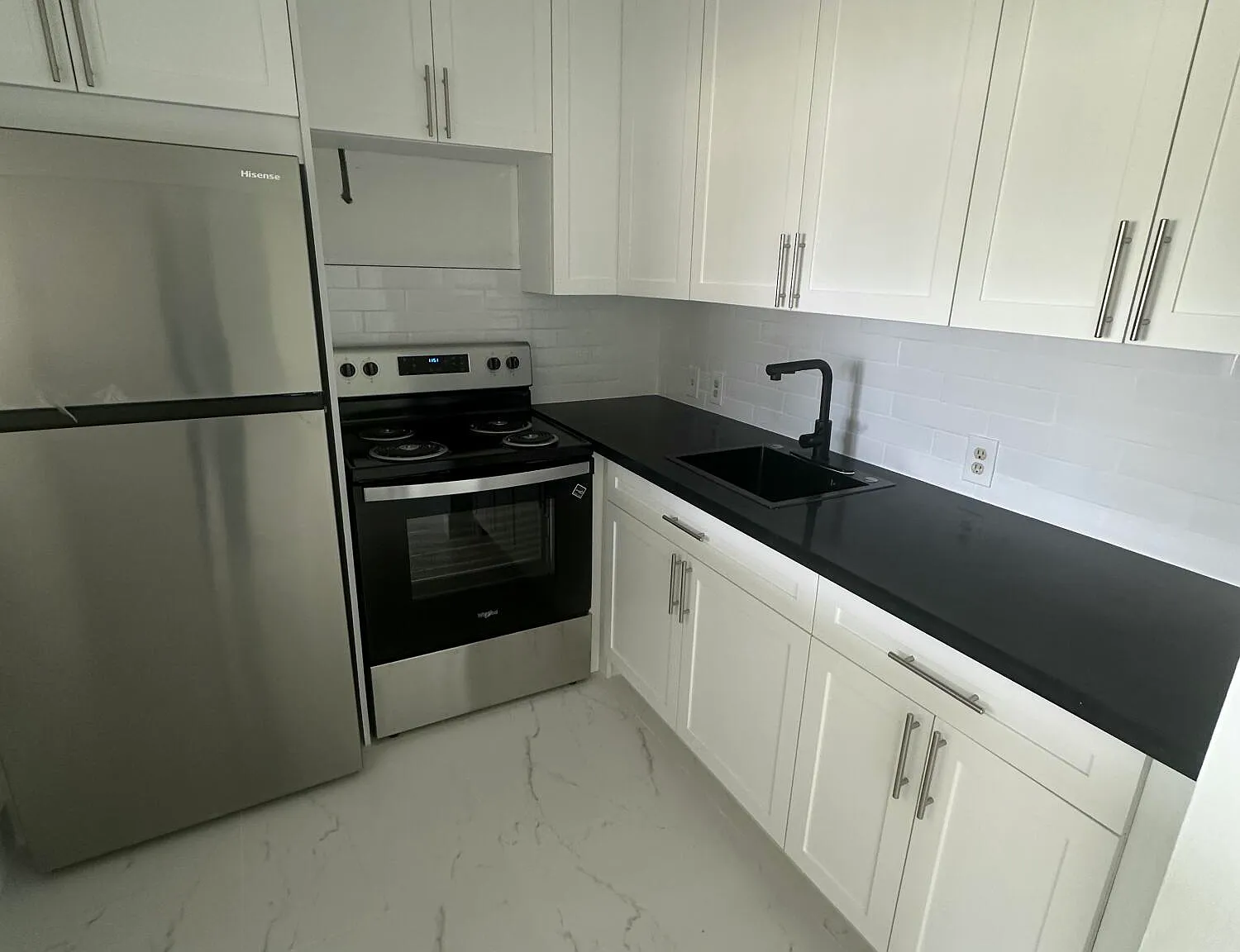 1 bed, 1.5 bath, 720 sqft, $1,550 — Photo 3