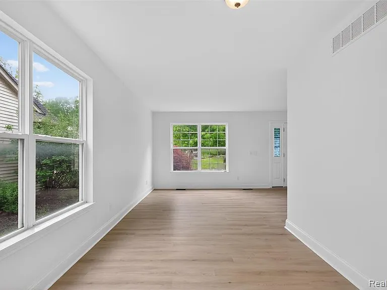 3457 Ashburnam Rd — Photo 13