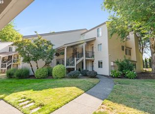 10153 SW Trapper Ter, Beaverton, OR 97008