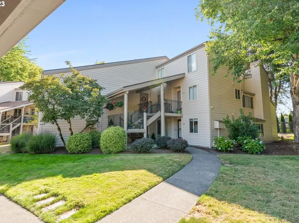 10153 SW Trapper Ter, Beaverton, OR 97008