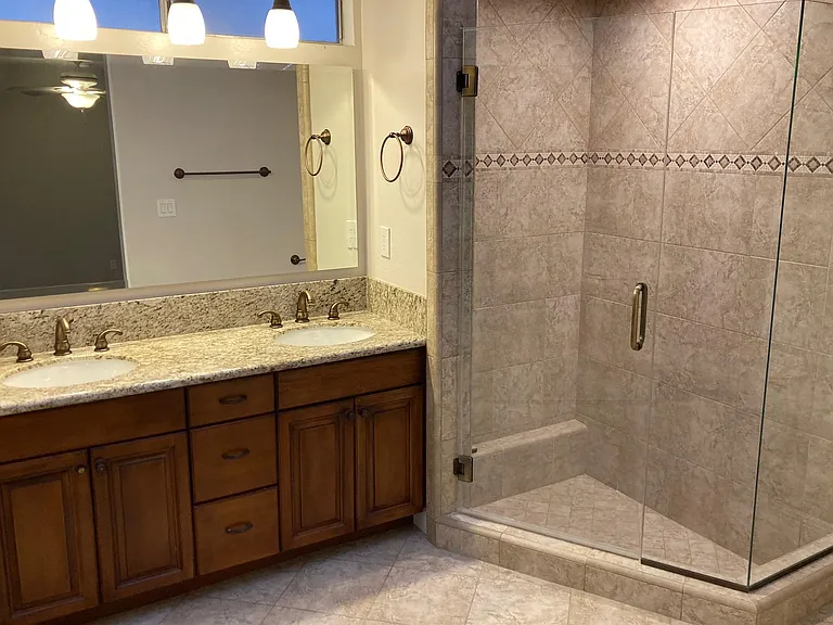 Main Bathroom 2