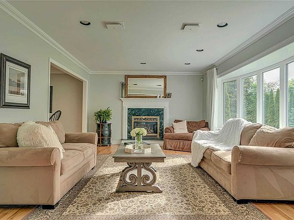 4th image of 3 Furwood Ct
