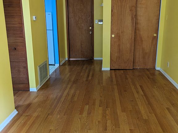 2nd image of 5732 N Kenmore Ave APT 2E